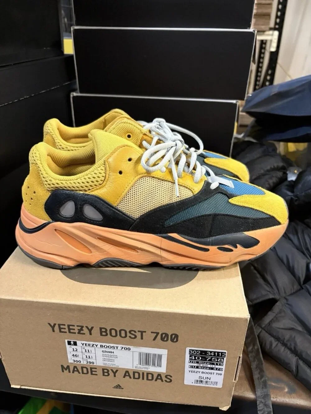 WORN Men’s Yeezy Boost 700 Sun GZ6984 Size 12 WITH BOX